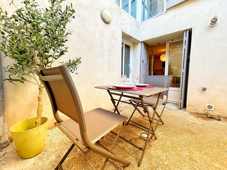 Patio, Patio, Dining area