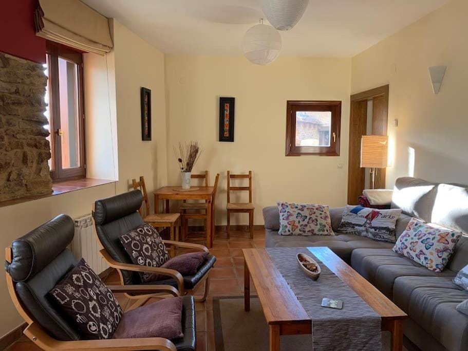 CASA RURAL. COVARACINO OJO GUAREÑA Chalet in Cantabria