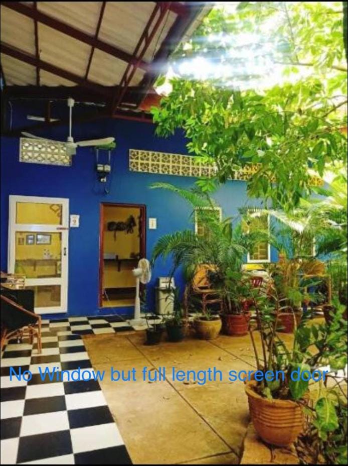 Day, Garden, Text overlay, Garden view