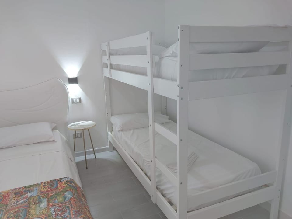 Bed, Photo of the whole room, Bedroom, bunk bed