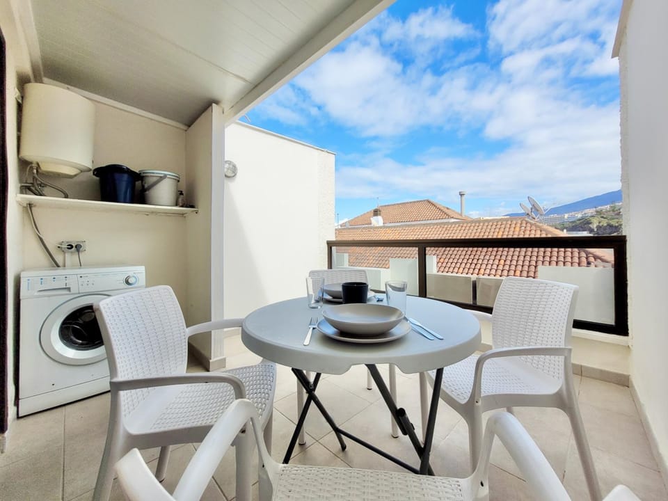 Balcony/Terrace, Dining area, washing machine