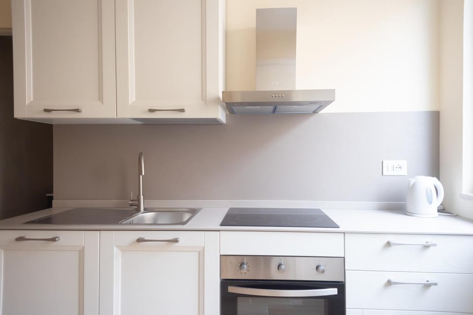 Coffee/tea facilities, pet friendly, stove
