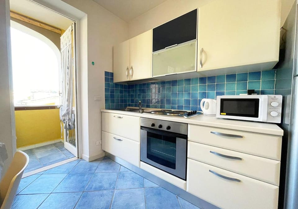Kitchen or kitchenette, minibar, pet friendly, stove