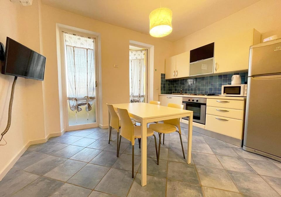 TV and multimedia, Kitchen or kitchenette, Dining area, minibar, pet friendly, stove