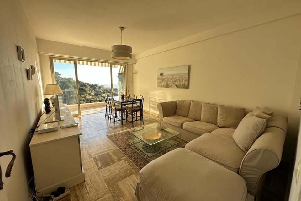 TV and multimedia, Living room, Dining area