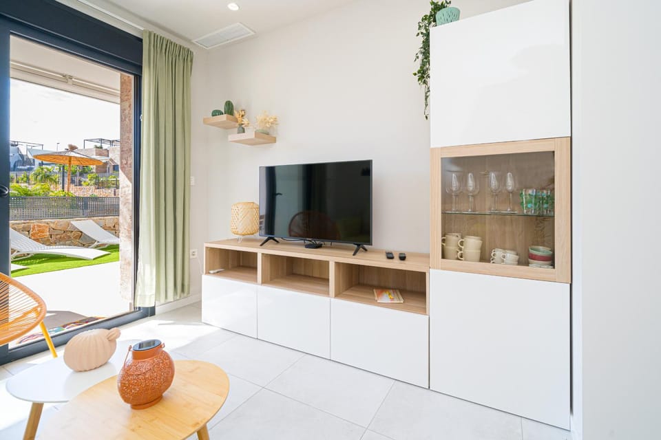 Communal lounge/ TV room, Living room
