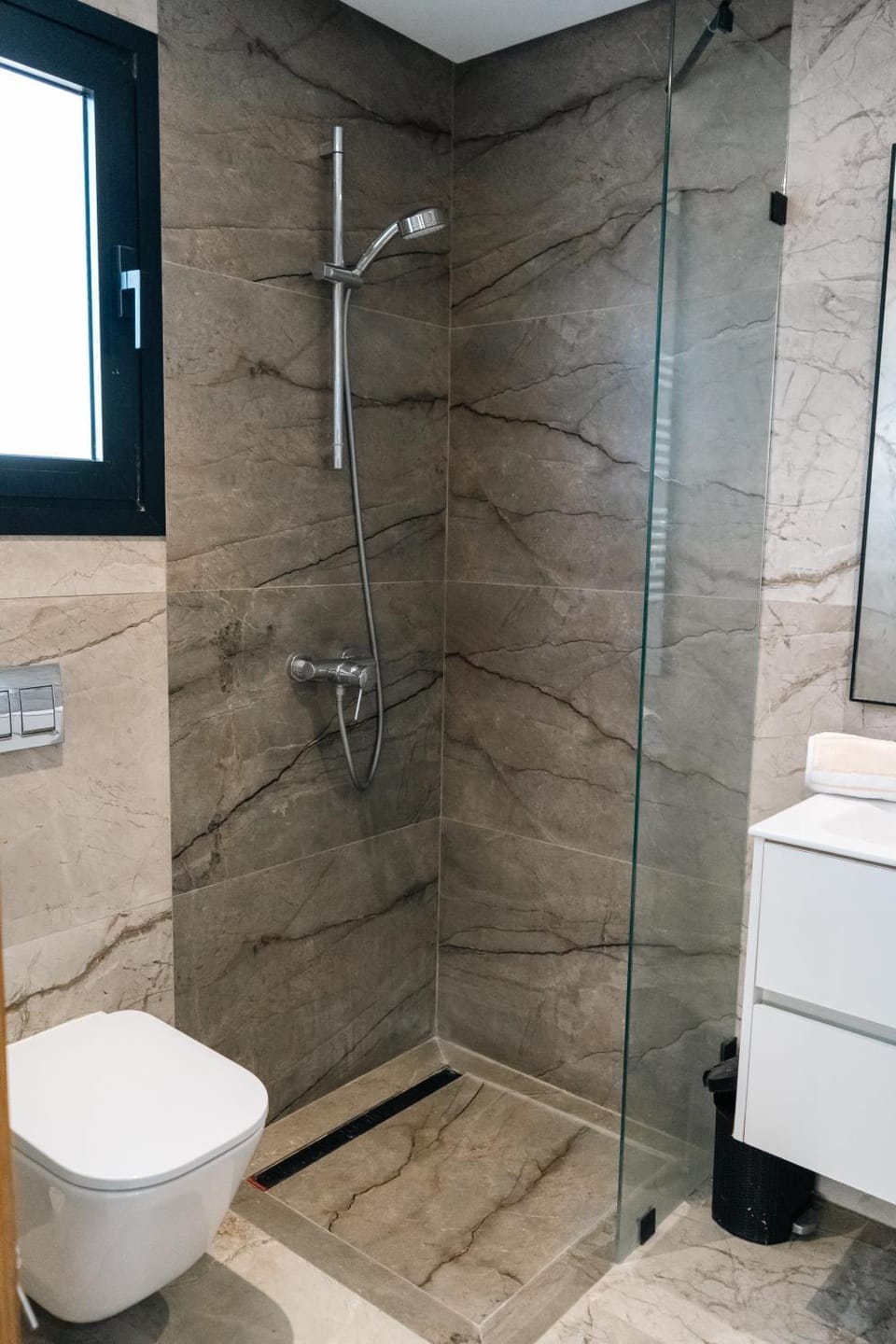 Luxueux S+2 Menzah5 Apartment in Tunis