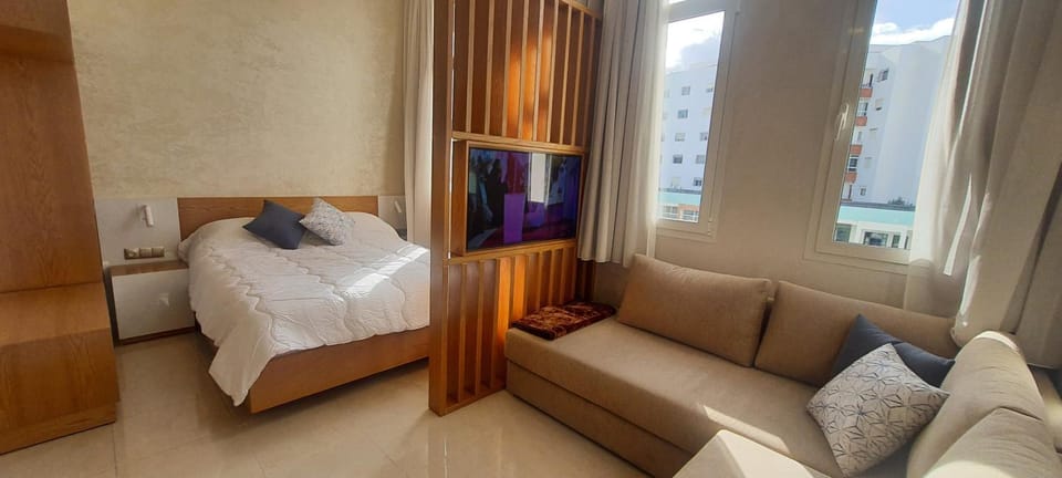 Communal lounge/ TV room, Bed, TV and multimedia, Living room, Photo of the whole room, Bedroom