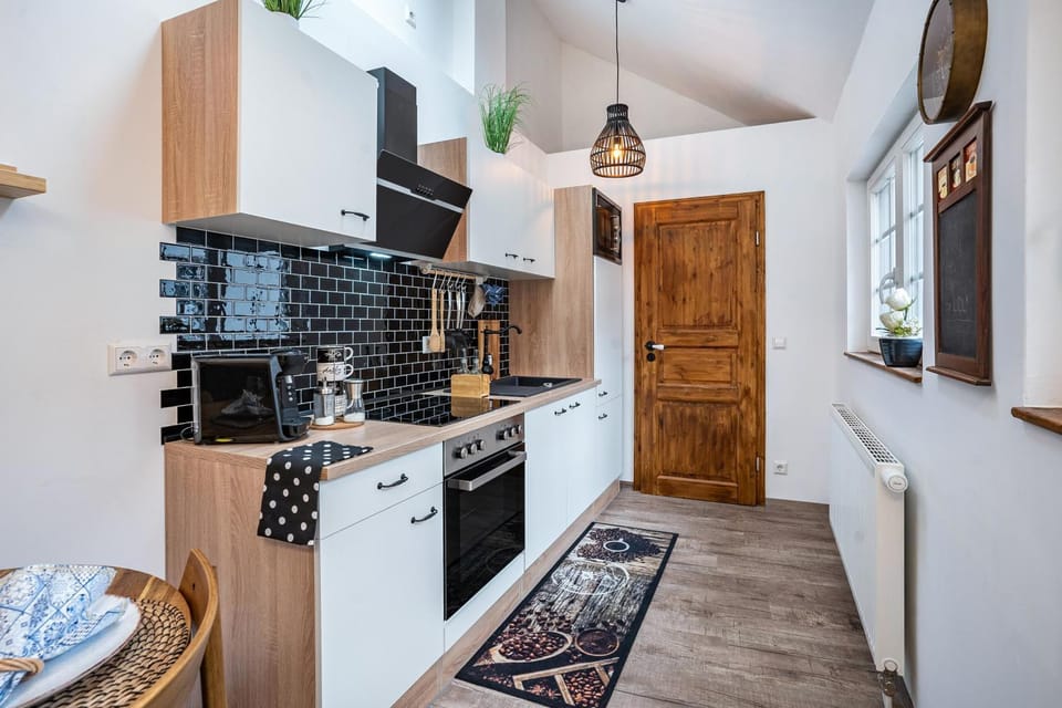 Kitchen or kitchenette, Living room