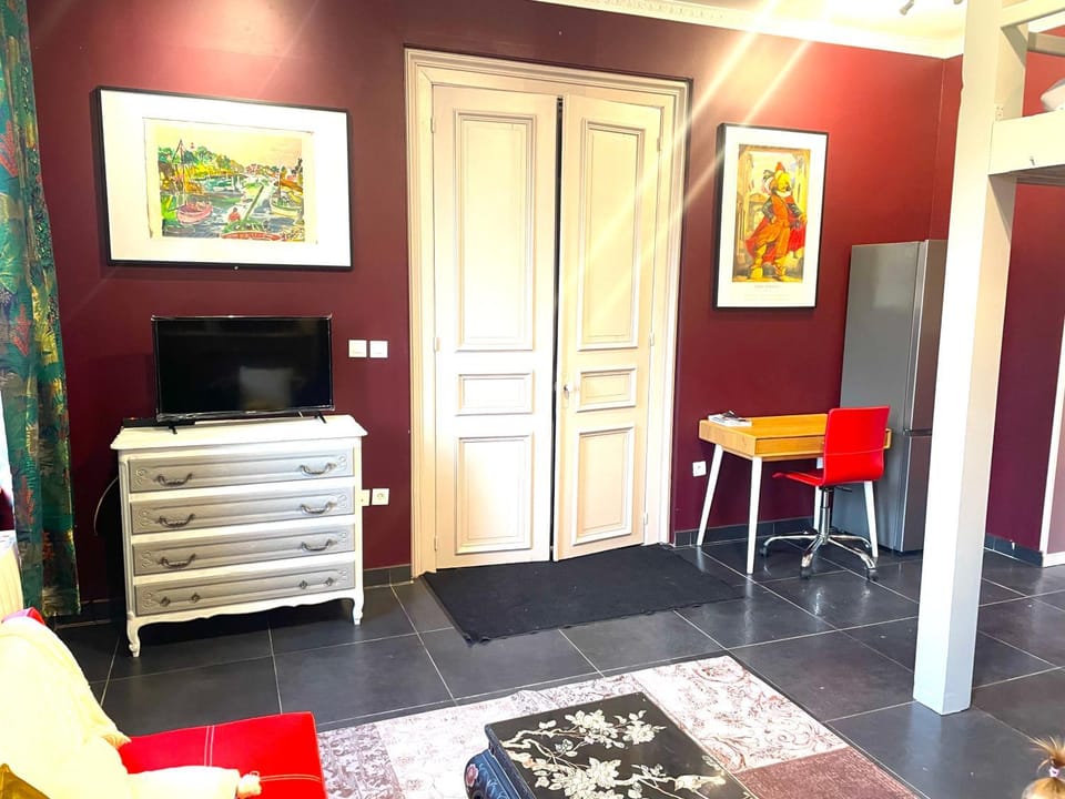 TV and multimedia, Seating area
