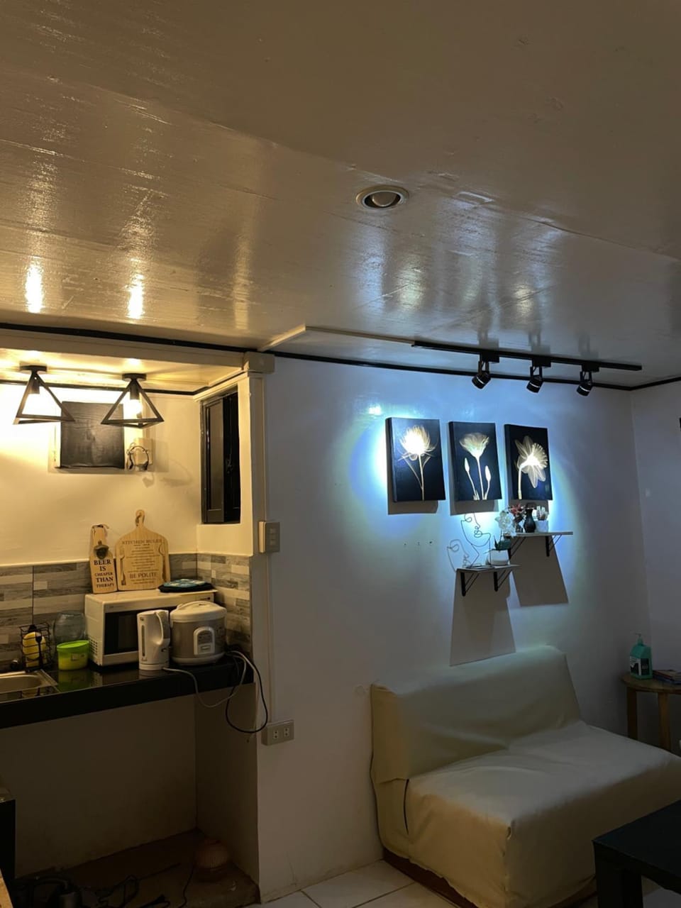 Central Hub Homestay House in Puerto Princesa