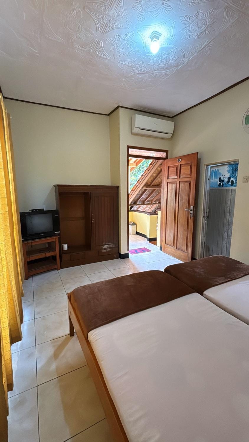 Rinjani Homestay Bed and Breakfast in West Java
