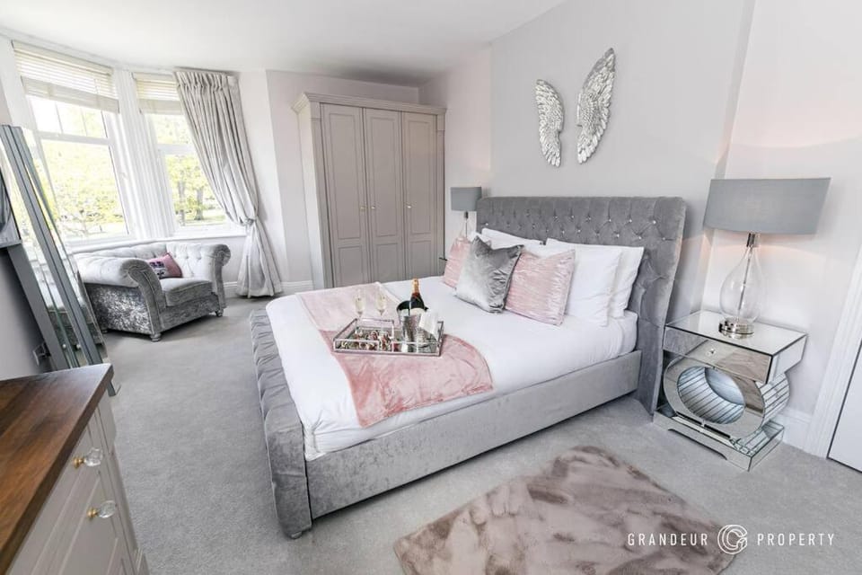 Central Park Suite by Grandeur Property Apartment in Poole
