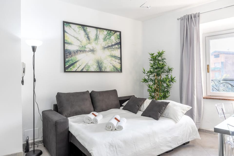 Bed, Living room