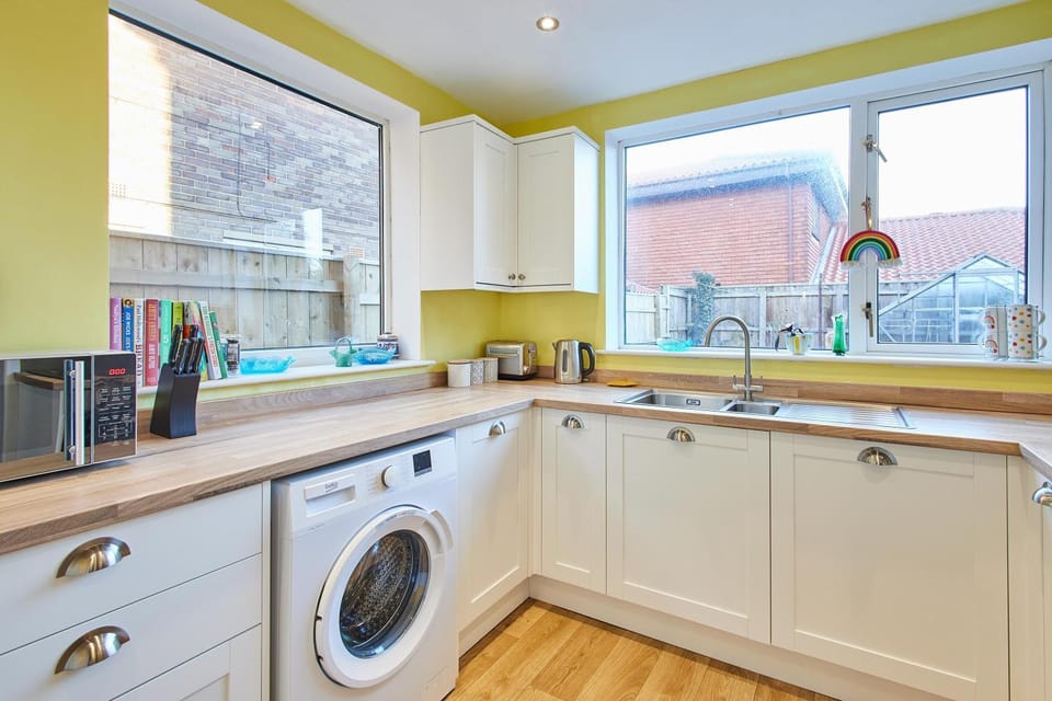 Kitchen or kitchenette, minibar, pet friendly, stove, washing machine