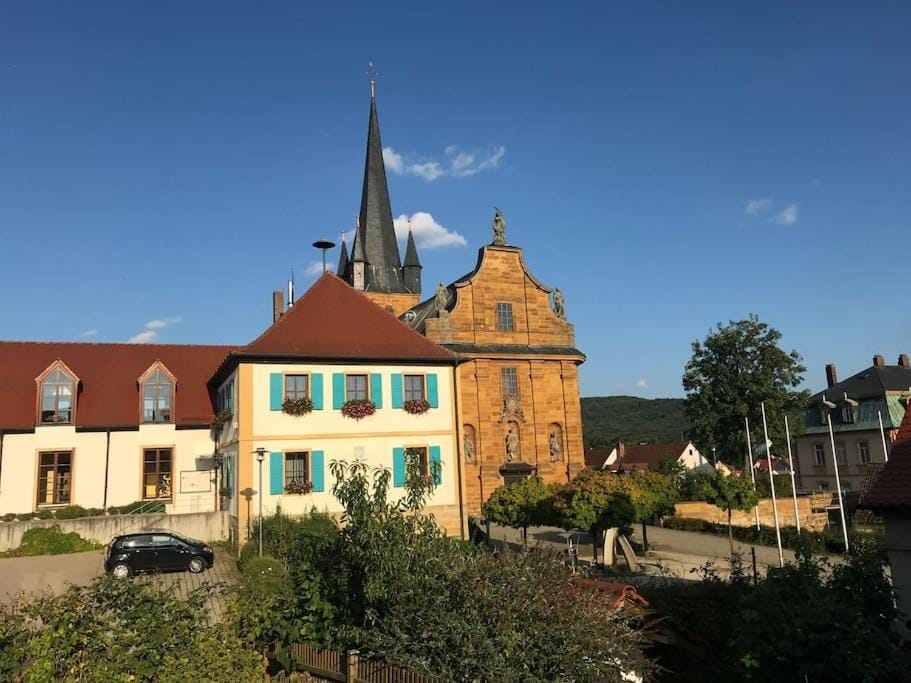 Neighbourhood, Landmark view, Street view, Location