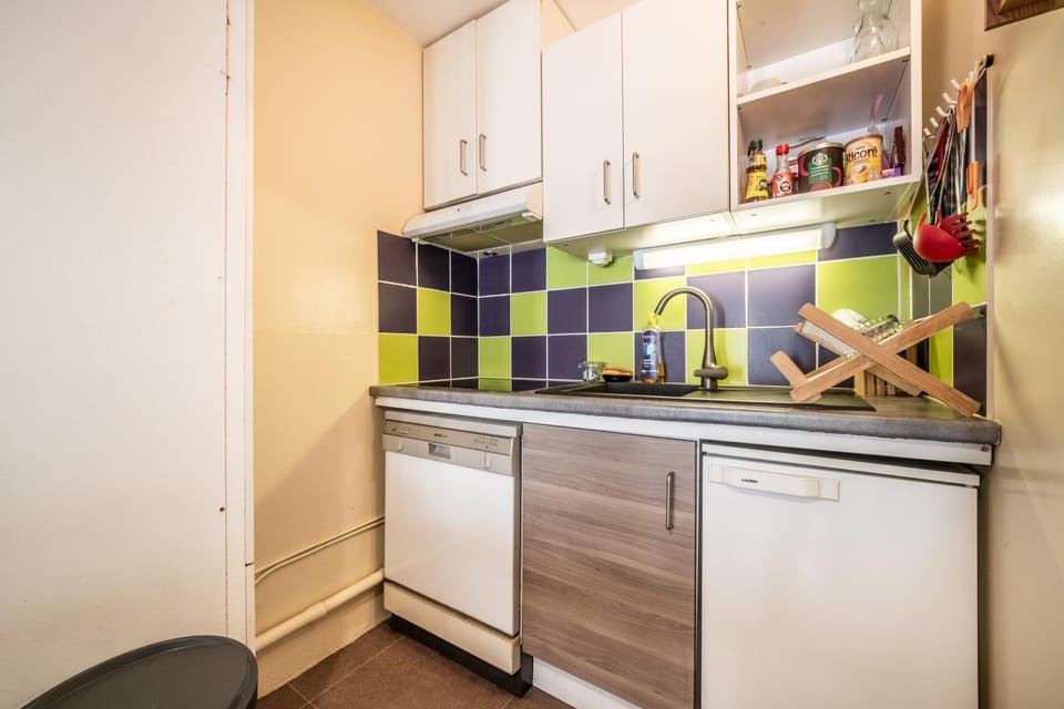 Kitchen or kitchenette, Living room