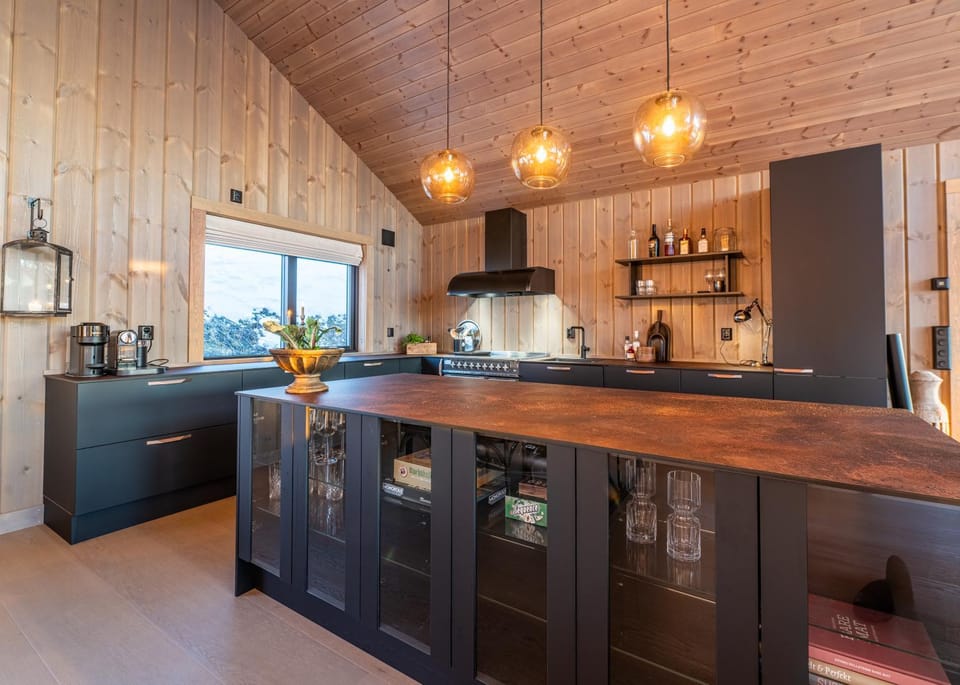 Coffee/tea facilities, Kitchen or kitchenette, dishwasher, oven