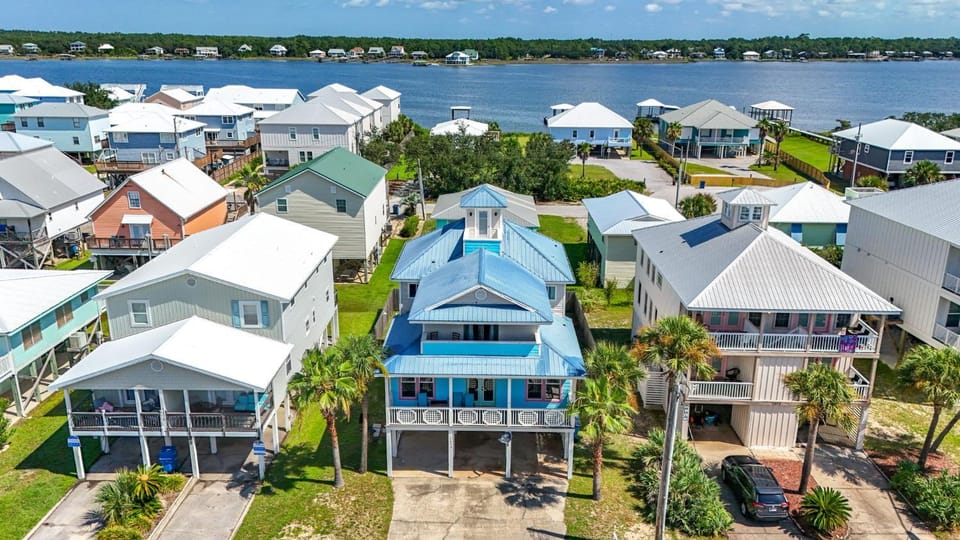 Perky Pelican House in West Beach