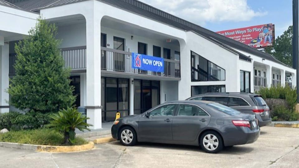 Facade/entrance, Parking