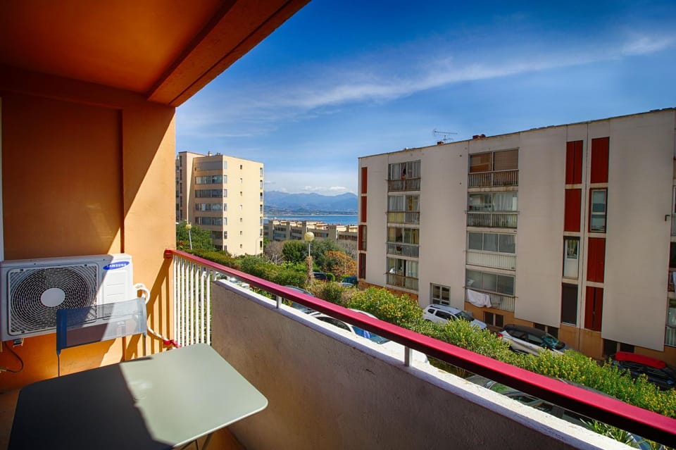 Balcony/Terrace, Balcony/Terrace