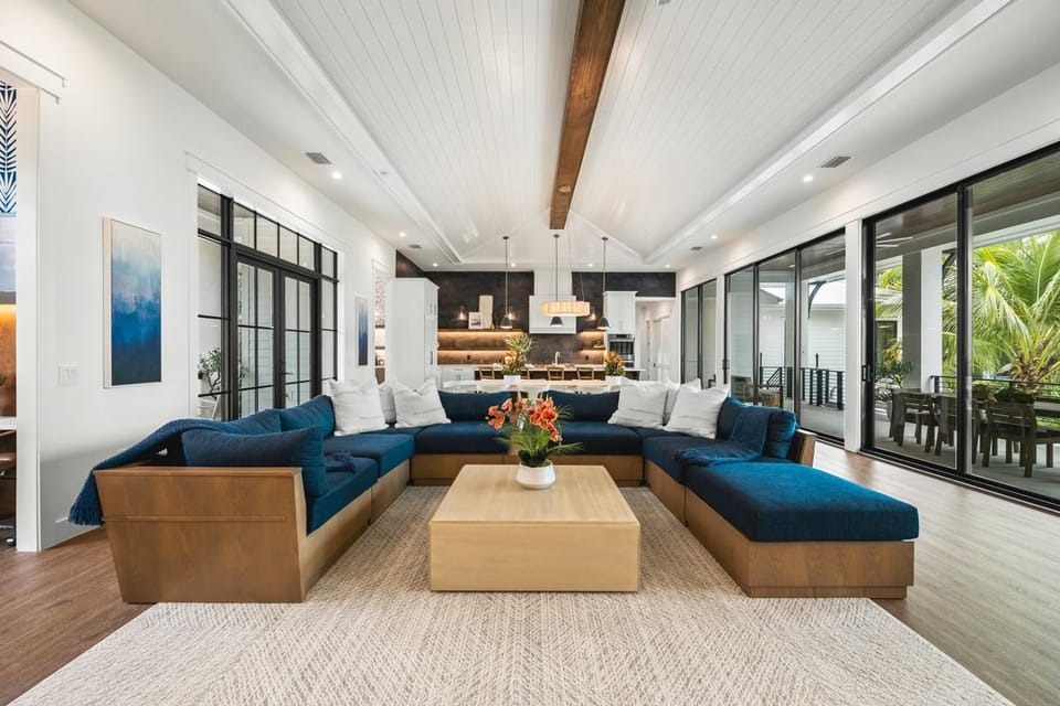 Kitchen or kitchenette, Living room, Other, Seating area