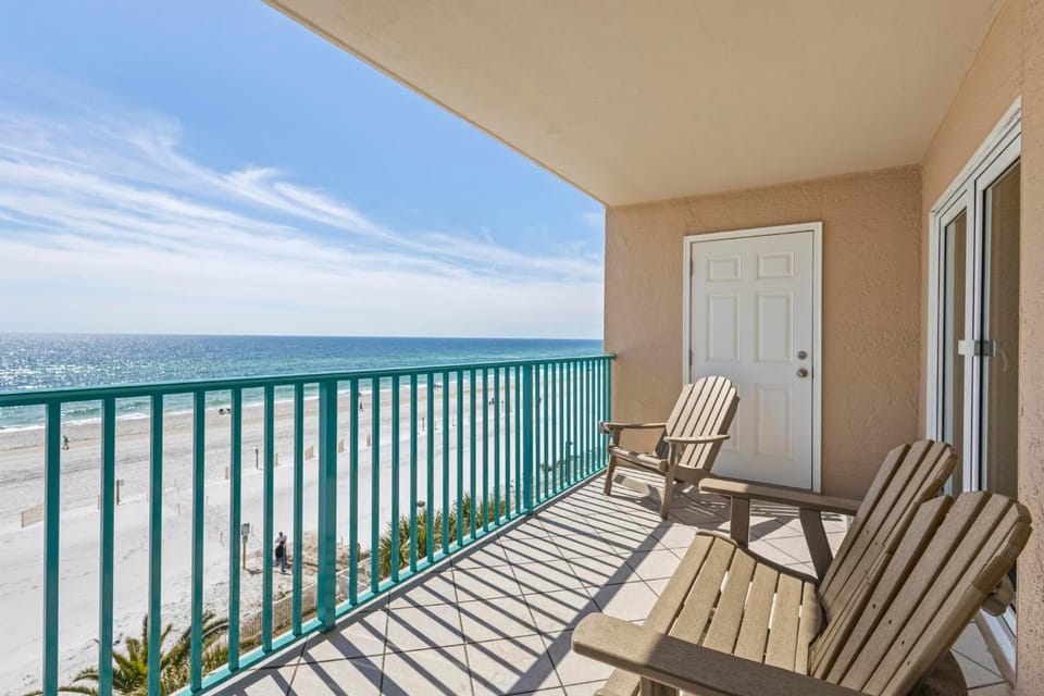 Surf Side Shores 2501 House in West Beach