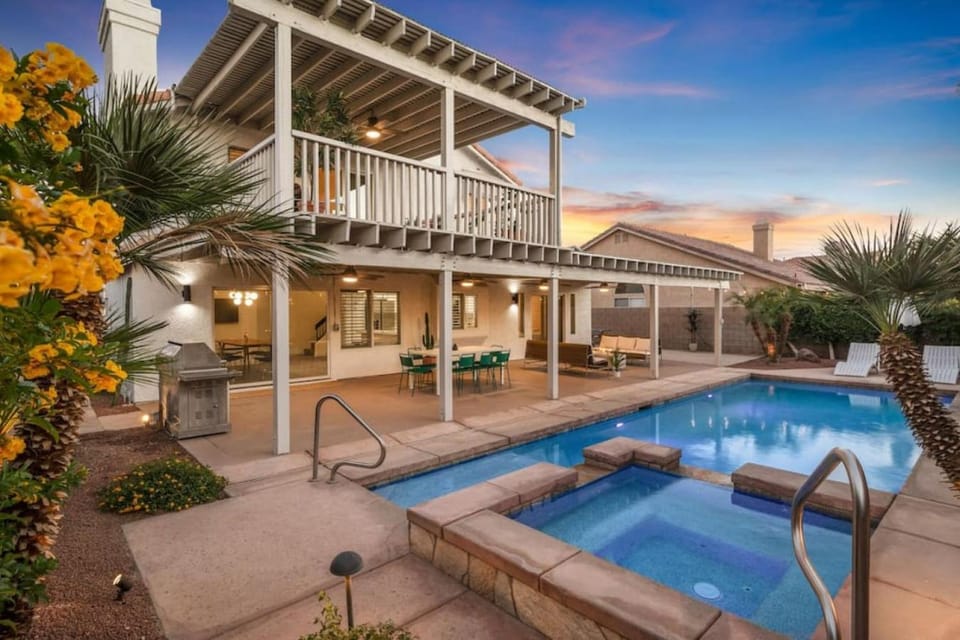 The Modern Indio Large Family Home With Pool And Spa House in La Quinta