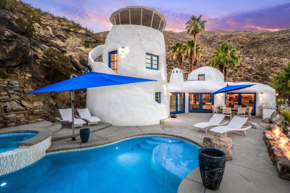 Santorini House Panoramic Palm Springs Views House in Palm Springs