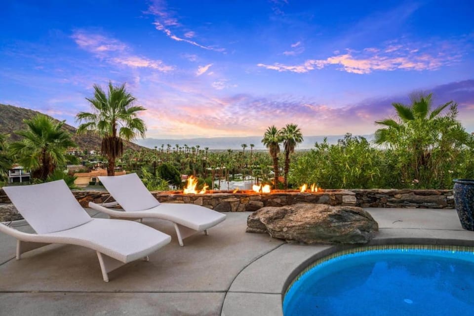 Santorini House Panoramic Palm Springs Views House in Palm Springs