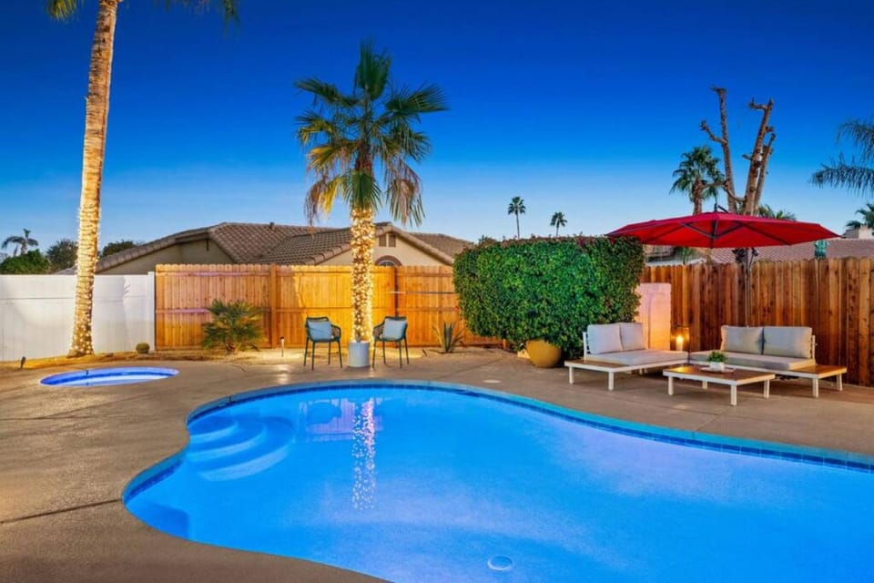 Palm Tree Inn | Gated Pool + Large Backyard [Free Spa Heating + Early Check-In] House in La Quinta