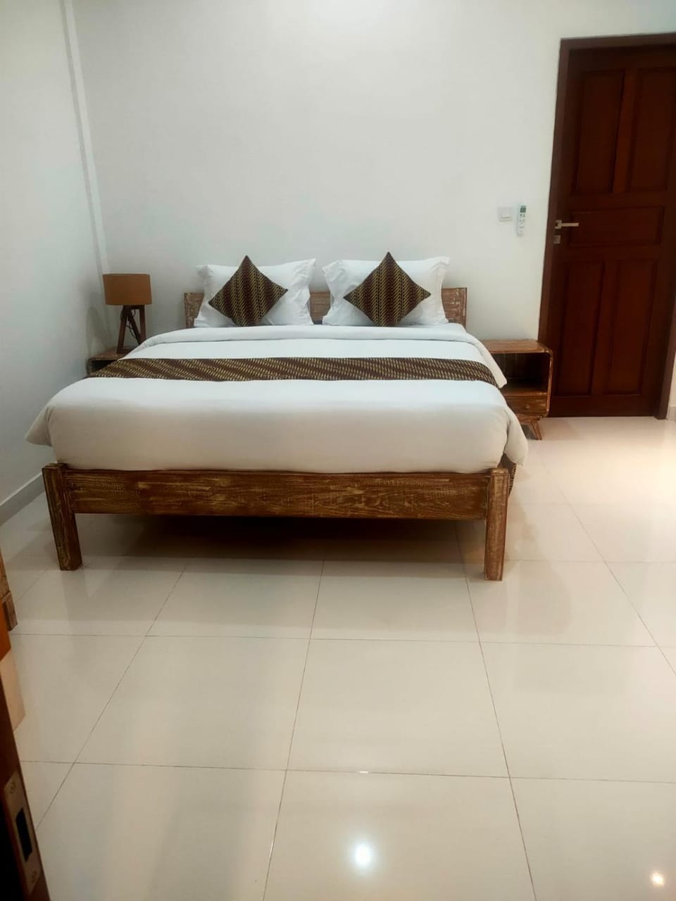 Property building, Bed, Bedroom