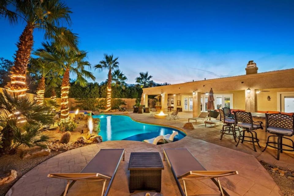 Patio, Pool view, Swimming pool, sunbed