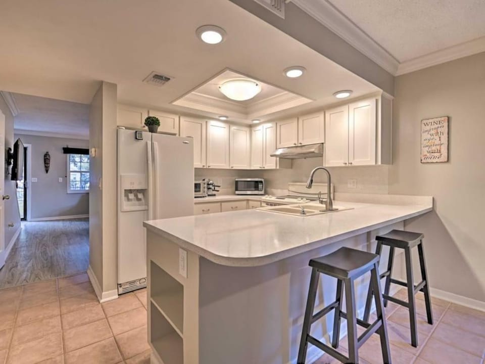 Dog Friendly Home by Flagler Avenue! Fenced Yard and Garage! Walk to the Beach! House in New Smyrna Beach