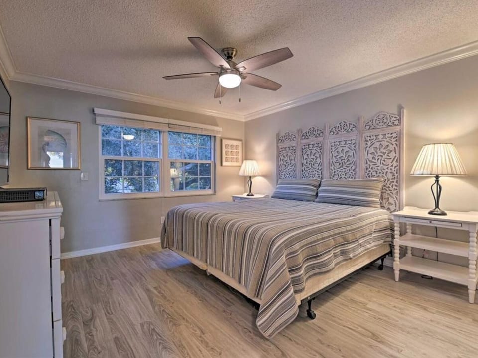 Dog Friendly Home by Flagler Avenue! Fenced Yard and Garage! Walk to the Beach! House in New Smyrna Beach