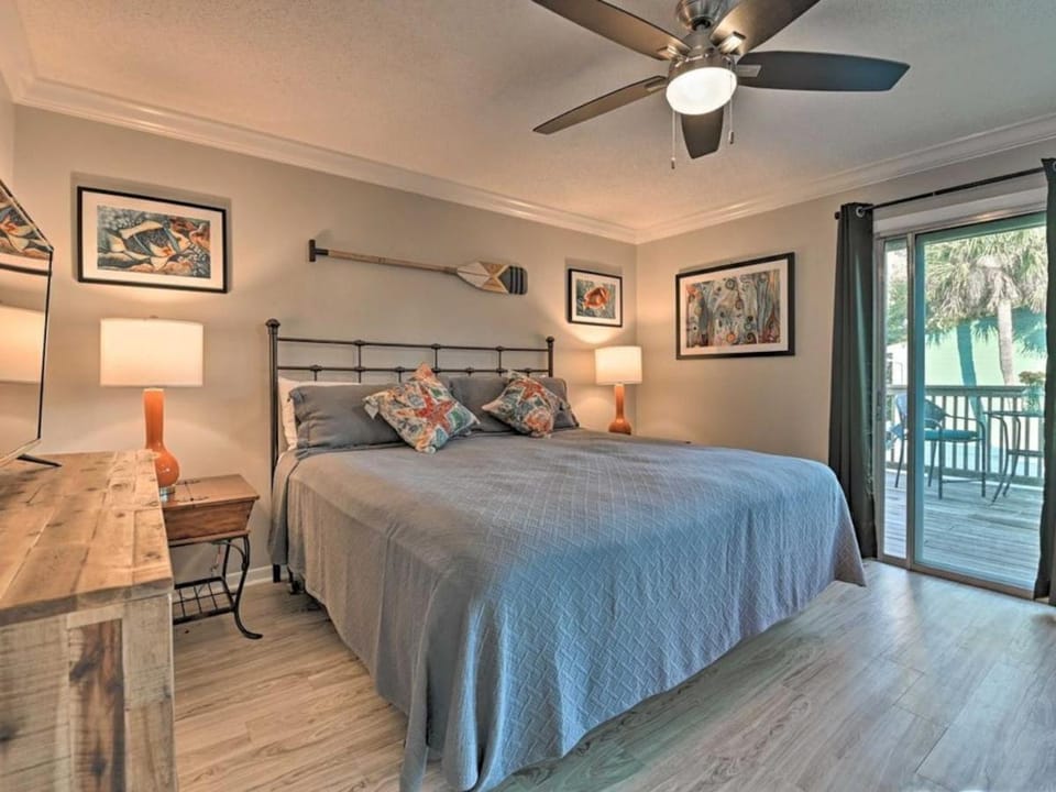 Dog Friendly Home by Flagler Avenue! Fenced Yard and Garage! Walk to the Beach! House in New Smyrna Beach