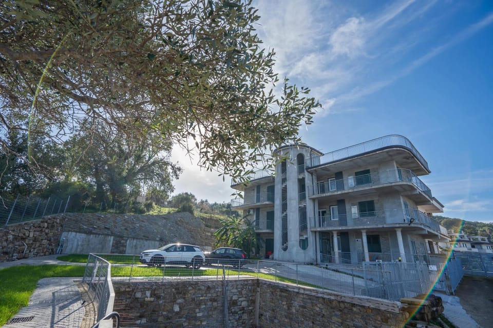 Property building, Garden, Garden view, Parking