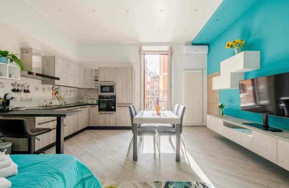 Communal lounge/ TV room, TV and multimedia, Kitchen or kitchenette, Living room, Seating area, Dining area, Evening entertainment, dishwasher, minibar, oven, stove
