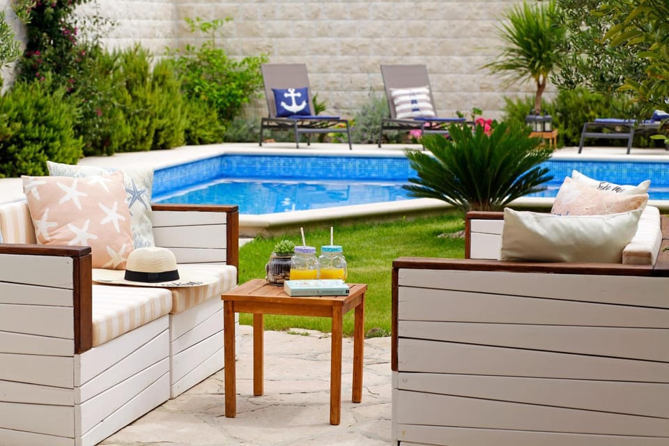 Garden, Seating area, Garden view, Swimming pool