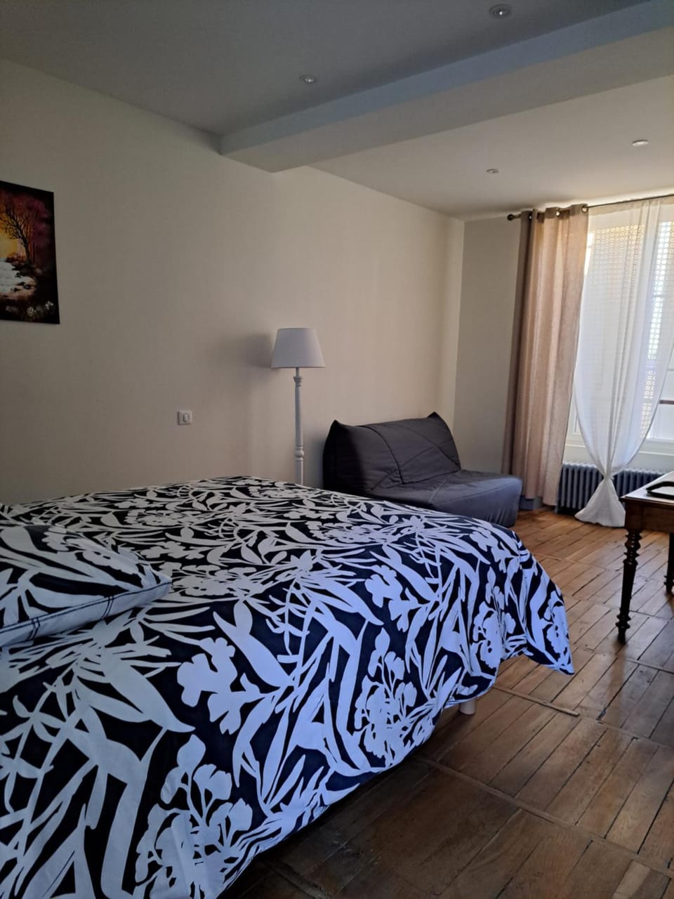 Photo of the whole room