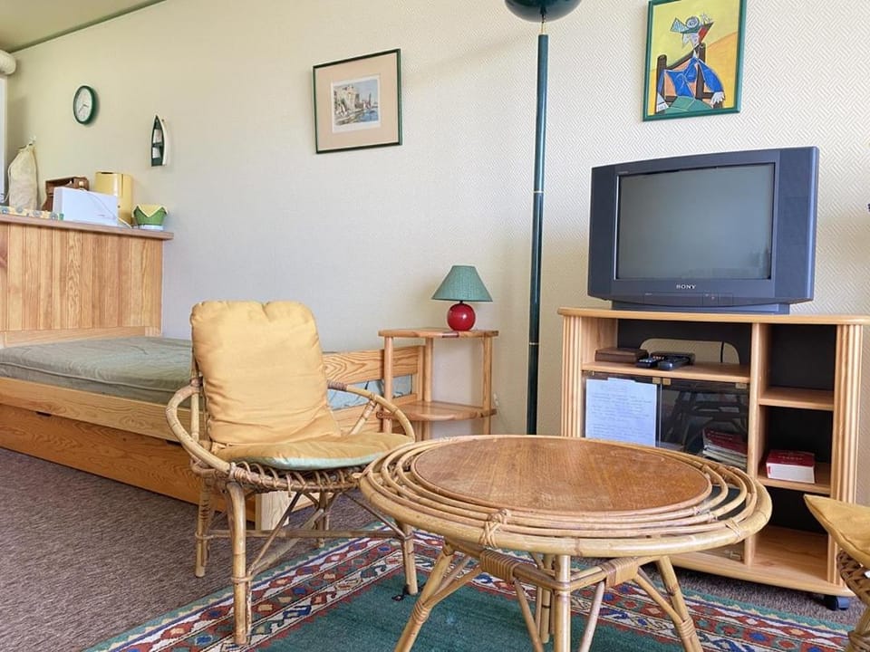 441 - A ERQUY, en bordure de la très belle plage de CAROUAL 2km de sables fin Apartment in Brittany