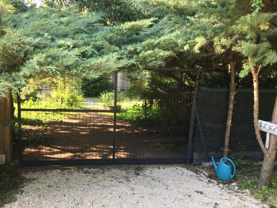 Facade/entrance, Natural landscape, Garden view