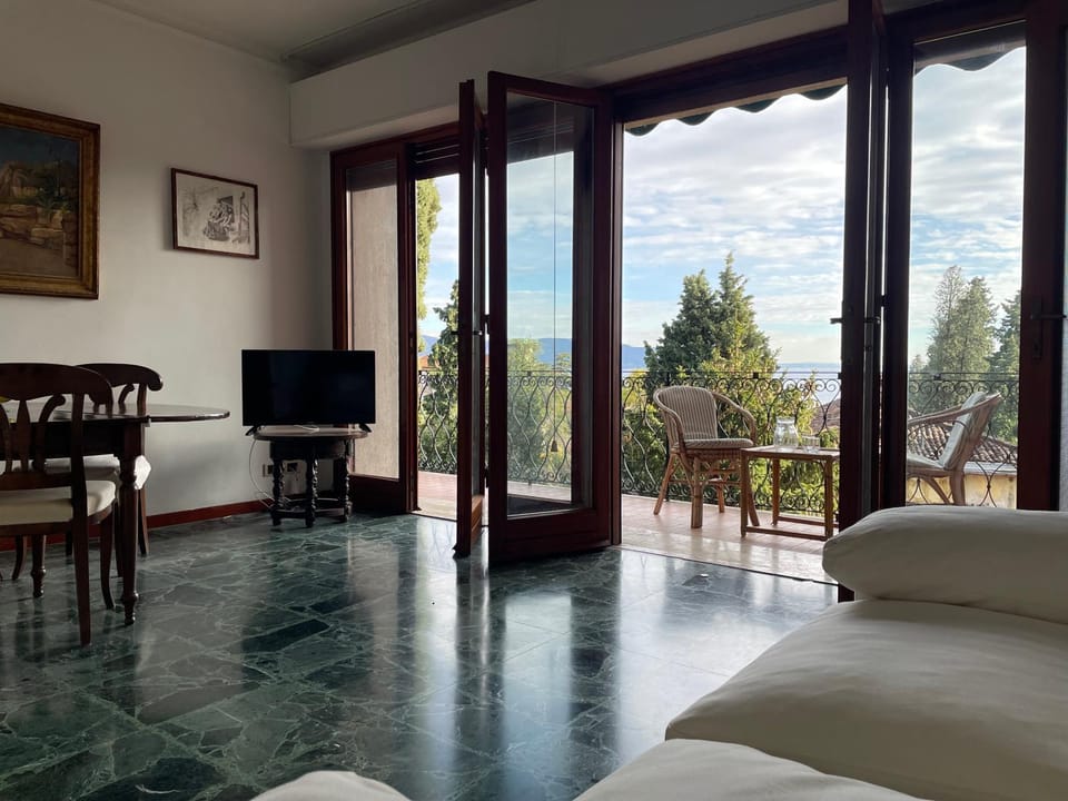 View (from property/room), Living room, Seating area
