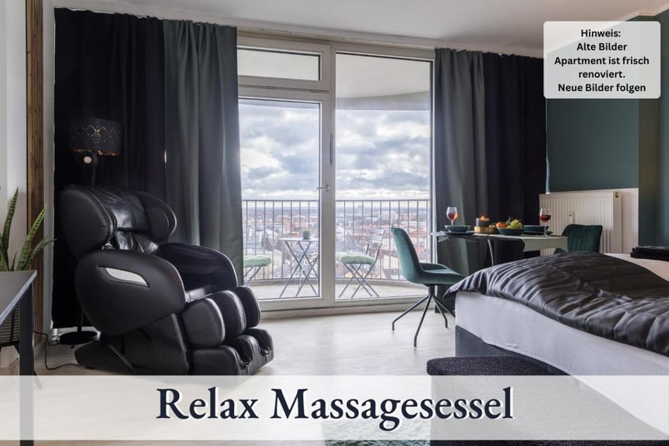 View (from property/room), View (from property/room), Living room, Photo of the whole room, Seating area, Bedroom, Landmark view