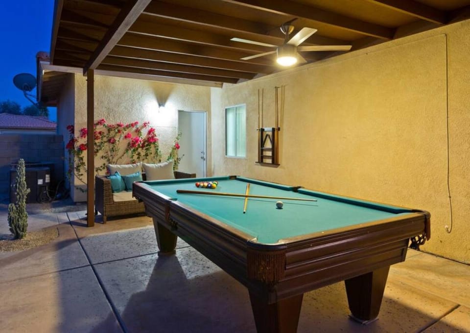 Desert Hideaway | Game room, Pool & Outdoor Kitchen [Free Spa Heating + Early Check-In] House in La Quinta