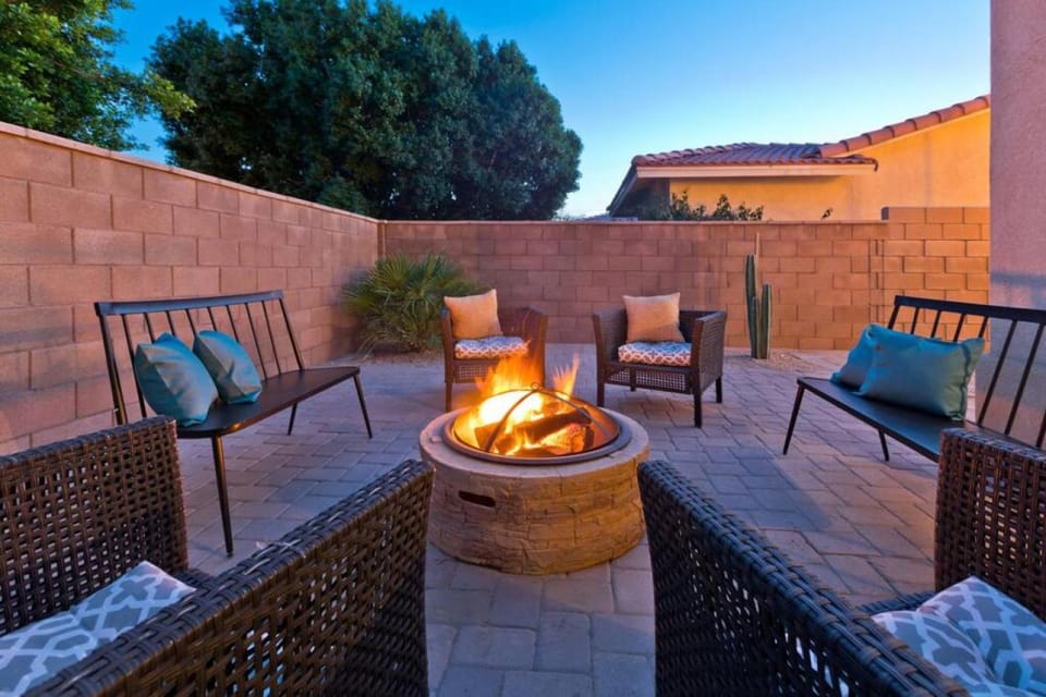 Desert Hideaway | Game room, Pool & Outdoor Kitchen [Free Spa Heating + Early Check-In] House in La Quinta