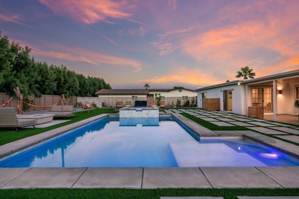 Sunny Vista Pool And Spa Home With Mountain Views House in Palm Springs