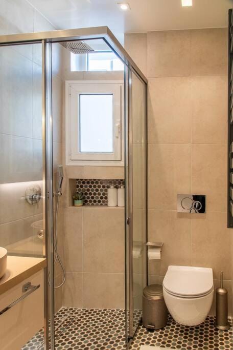 Central Kifissia LÍMε & ÁPPεROL Malomar Homing Apartment in North Athens Regional Unit, Greece