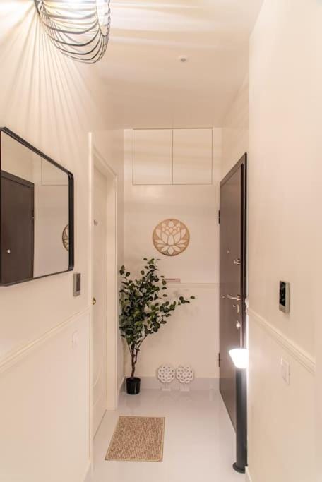 Central Kifissia LÍMε & ÁPPεROL Malomar Homing Apartment in North Athens Regional Unit, Greece