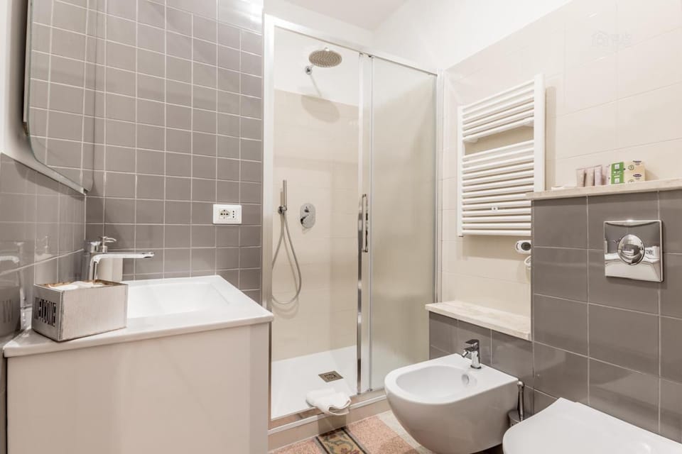 Shower, Bathroom, bidet